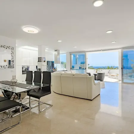 Townhouse Park Paraiso Вилла Адехе