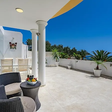 Townhouse Park Paraiso Вилла Адехе