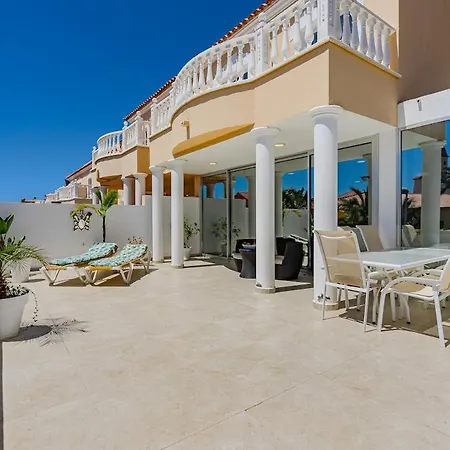 Townhouse Park Paraiso Вилла *